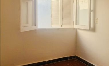 ALQUILER - CASA 2 DORMITORIOS - YOFRE SUR