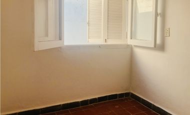 ALQUILER - CASA 2 DORMITORIOS - YOFRE SUR