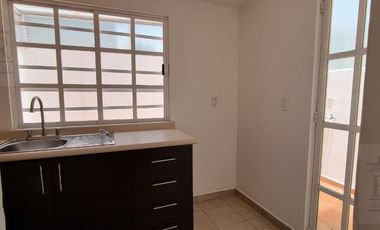 Casa en Renta en Villas del Campo a 5 min de Galerias Metepec