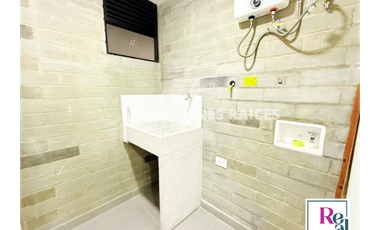 Se arrienda amplio y cómodo apartamento en unidad cerrada.