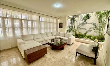 ELEGANTE CASA EN VENTA DE DOS PISOS EN VILLA SANTOS