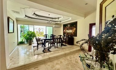 ELEGANTE CASA EN VENTA DE DOS PISOS EN VILLA SANTOS