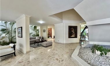 ELEGANTE CASA EN VENTA DE DOS PISOS EN VILLA SANTOS