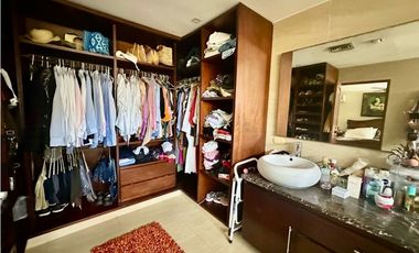 ELEGANTE CASA EN VENTA DE DOS PISOS EN VILLA SANTOS
