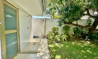 ELEGANTE CASA EN VENTA DE DOS PISOS EN VILLA SANTOS