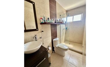 ELEGANTE CASA EN VENTA DE DOS PISOS EN VILLA SANTOS