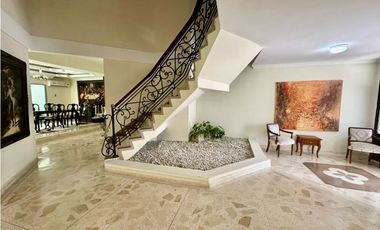 ELEGANTE CASA EN VENTA DE DOS PISOS EN VILLA SANTOS