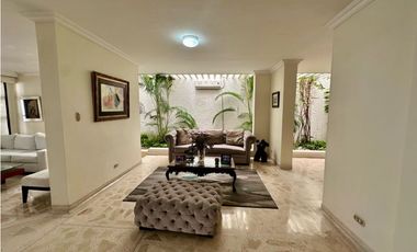 ELEGANTE CASA EN VENTA DE DOS PISOS EN VILLA SANTOS