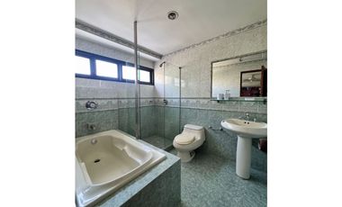 ELEGANTE CASA EN VENTA DE DOS PISOS EN VILLA SANTOS