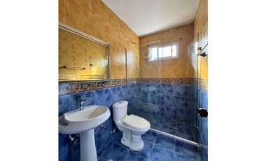 ELEGANTE CASA EN VENTA DE DOS PISOS EN VILLA SANTOS