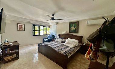 ELEGANTE CASA EN VENTA DE DOS PISOS EN VILLA SANTOS