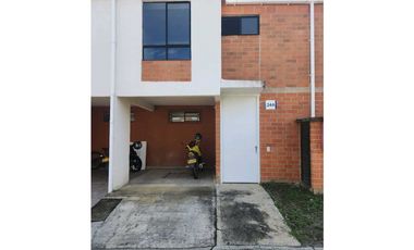 EN VENTA CASA DOS PISOS EN CONJUNTO CERRADO-PARQUE NATURA-CELESTA (JH)