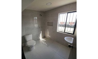 EN VENTA CASA DOS PISOS EN CONJUNTO CERRADO-PARQUE NATURA-CELESTA (JH)