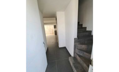 EN VENTA CASA DOS PISOS EN CONJUNTO CERRADO-PARQUE NATURA-CELESTA (JH)