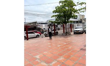 Edificio  en el Barrio Amberes - Ideal para Inversión y Desarrollo