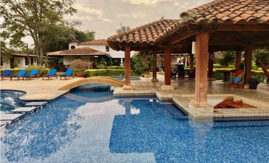 Hermosa finca a puerta cerrada en venta - Rozo Palmira Valle Colombia