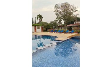 Hermosa finca a puerta cerrada en venta - Rozo Palmira Valle Colombia