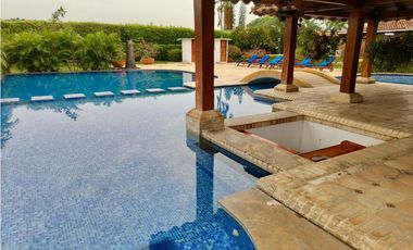 Hermosa finca a puerta cerrada en venta - Rozo Palmira Valle Colombia