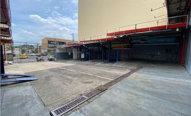 12 DE OCTUBRE / BODEGA / 1200 M2 / SOBRE VIA PRINCIPAL