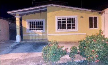 Casa en venta en Praderas de San Lorenzo (YM)