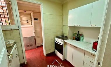 Casa en Venta en Casa para Remodelar Con Gran Terreno, a Pasos de Metro F. Castillo Velasco, La Reina