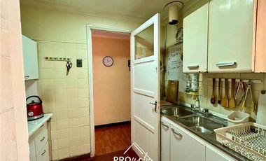 Casa en Venta en Casa para Remodelar Con Gran Terreno, a Pasos de Metro F. Castillo Velasco, La Reina