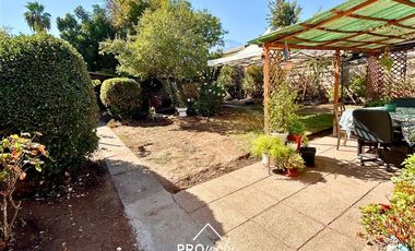 Casa en Venta en Casa para Remodelar Con Gran Terreno, a Pasos de Metro F. Castillo Velasco, La Reina