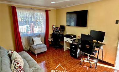 Casa en Venta en Casa para Remodelar Con Gran Terreno, a Pasos de Metro F. Castillo Velasco, La Reina
