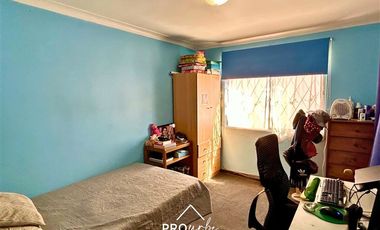 Casa en Venta en Casa para Remodelar Con Gran Terreno, a Pasos de Metro F. Castillo Velasco, La Reina