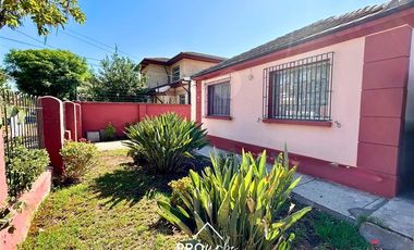 Casa en Venta en Casa para Remodelar Con Gran Terreno, a Pasos de Metro F. Castillo Velasco, La Reina