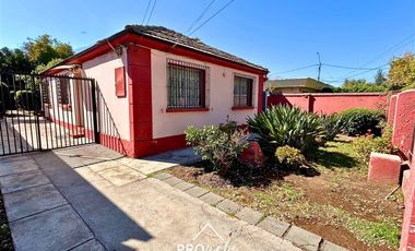 Casa en Venta en Casa para Remodelar Con Gran Terreno, a Pasos de Metro F. Castillo Velasco, La Reina