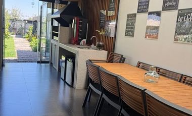 Casa en Venta en ALVARO CASANOVA /MARÍA MONVEL