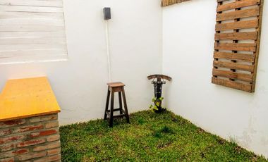 PRECIO REBAJADO! IMPECABLE DUPLEX 4 AMB CON JARDÍN!!