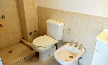 PRECIO REBAJADO! IMPECABLE DUPLEX 4 AMB CON JARDÍN!!
