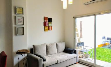 PRECIO REBAJADO! IMPECABLE DUPLEX 4 AMB CON JARDÍN!!