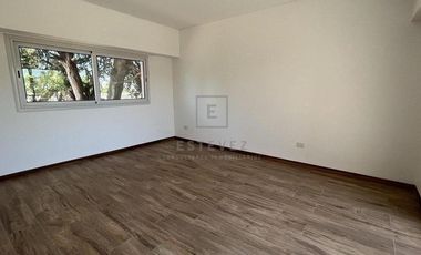 Casa en Venta c/renta frente a plaza. 3 dormitorios y dependencia. Barrio Cerrado San Matias, Escoba