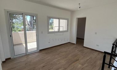 Casa en Venta c/renta frente a plaza. 3 dormitorios y dependencia. Barrio Cerrado San Matias, Escoba