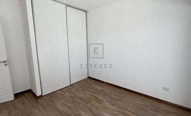 Casa en Venta c/renta frente a plaza. 3 dormitorios y dependencia. Barrio Cerrado San Matias, Escoba