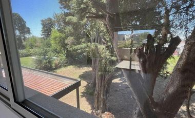 Casa en Venta c/renta frente a plaza. 3 dormitorios y dependencia. Barrio Cerrado San Matias, Escoba