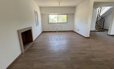 Casa en Venta c/renta frente a plaza. 3 dormitorios y dependencia. Barrio Cerrado San Matias, Escoba