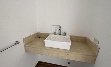 Casa en Venta c/renta frente a plaza. 3 dormitorios y dependencia. Barrio Cerrado San Matias, Escoba