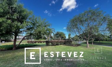 Casa en Venta c/renta frente a plaza. 3 dormitorios y dependencia. Barrio Cerrado San Matias, Escoba
