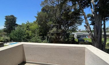 Casa en Venta c/renta frente a plaza. 3 dormitorios y dependencia. Barrio Cerrado San Matias, Escoba