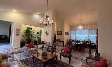 Casa En Venta En Jardines Universidad