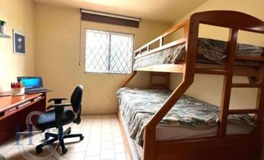 Casa En Venta En Jardines Universidad