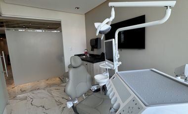 Excelente consultorio odontológico equipado en renta.