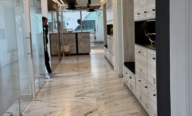 Excelente consultorio odontológico equipado en renta.