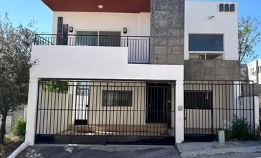 CASA EN VENTA EN LAS CRUCES CLUB DE GOLF APODACA