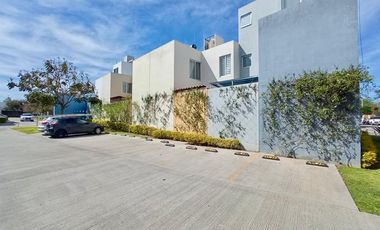 Casa en Coto muy cerca de Periférico