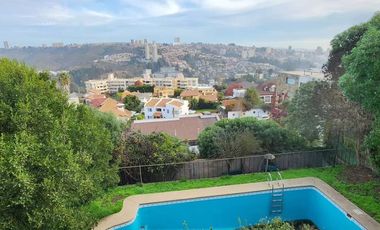 ARRIENDA casa de 6 D, en Los Almendros, Viña del Mar.